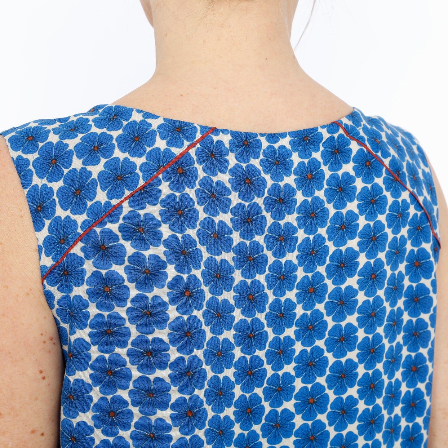 Top avec pinces du poitrine Madame MERLE
