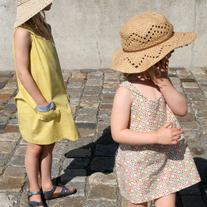 ROSA • Robe d'été avec bretelles et poches à rabats